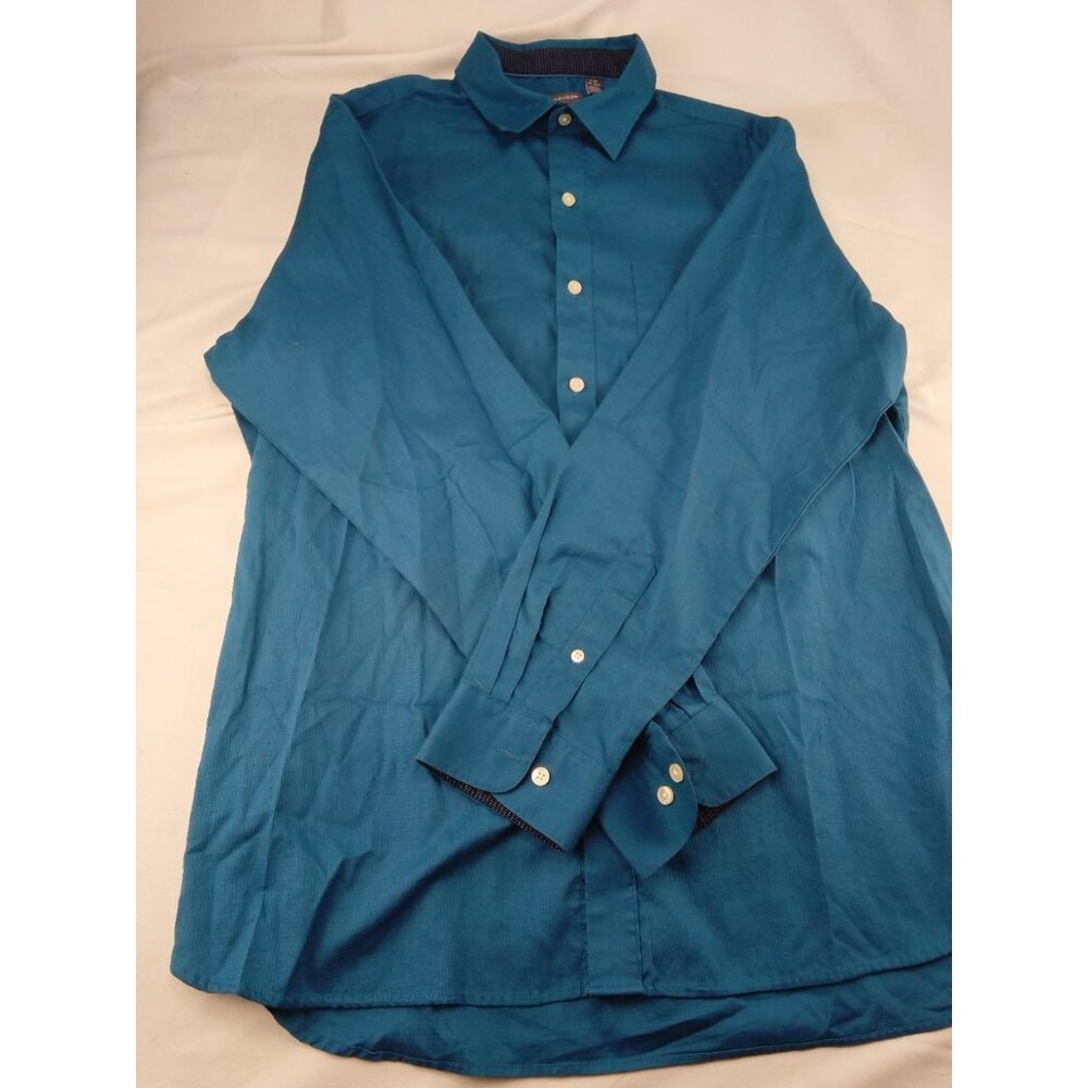 Mens Van Heusen  Blue Button Down Classic Fit  Shirt Size L Long Sleeves